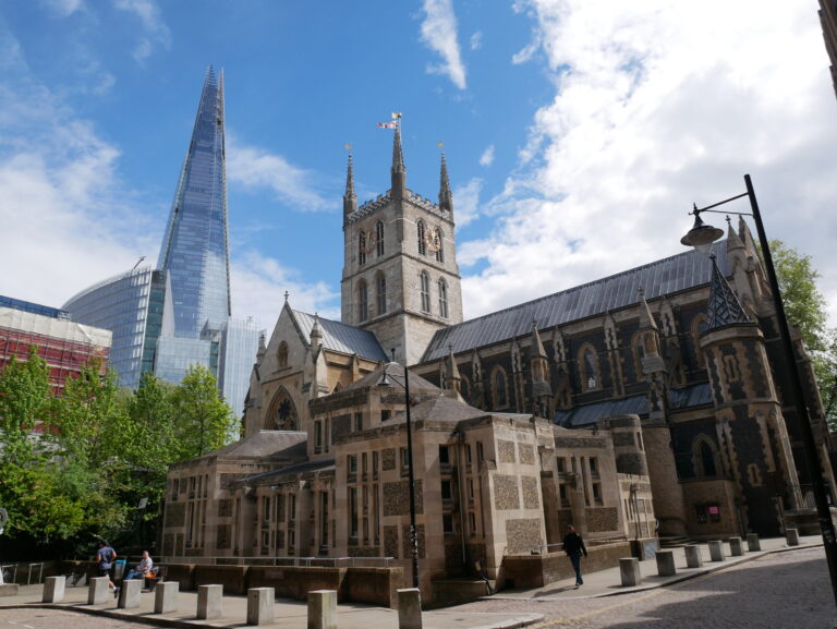 Southwark-Cathedral-with-the-Shard-in-the-background